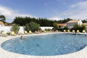 Campings Camping 4 etoiles - Piscine - ccbbiai : photos des chambres