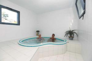 Campings Camping 4 etoiles - Piscine - ccbbiai : photos des chambres