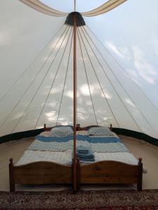 Tentes de luxe Sejour nature en tente equipee : photos des chambres