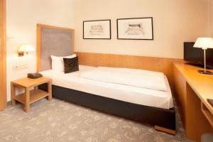 Single Room Economy room in TOWNHOUSE Hotel