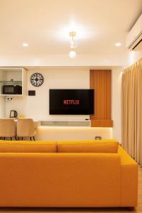 Neon Vimannagar studio near Pune Airport Symbiosis College 5 min walk