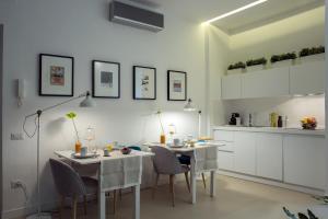 PETIT B&B - in centro a due passi dalla stazione e dai traghetti