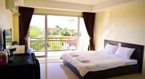 Nantharom Hotel and Restaurant