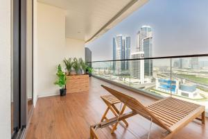 Spacious Balcony with Private Jacuzzi and Stunning Views, Easy Public Transport Access, Terraces Marasi Drive, Business Bay by Deluxe Holiday Homes