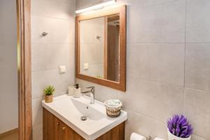 Kaza 17 - Minimal Boho Home in Agios Nikolaos