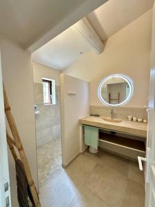 Maisons de vacances les Santolines maison typique provencale : photos des chambres