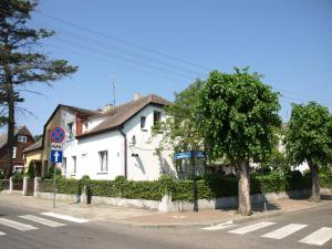 Promenada Near the Promenade