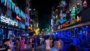 Golden Lunar Hotel - Moonlight Stay in Bui Vien Walking Street