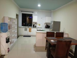 executive fully furnished apartments with luxurious facilities which features a breathtaking city views and close proximity to major shopping malls thus offering a high end lifestyle