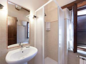 Farmhouse in Apecchio with Swimming Pool, Terrace, Garden