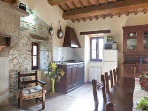 Farmhouse in Apecchio with Swimming Pool, Terrace, Garden