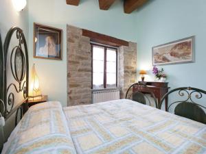 Farmhouse in Apecchio with Swimming Pool, Terrace, Garden