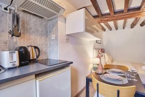 Elegant Studio Center of Paris