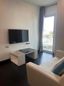 Convenient 2BR Apartment Near Nimman #A703