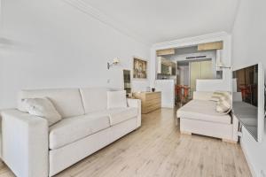 Cannes Gray dAlbion Residence