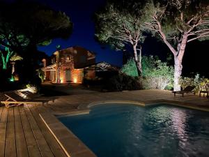 Beautiful 5 Bedroom Family House with pool