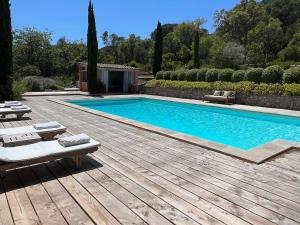 Beautiful 5 Bedroom Family House with pool