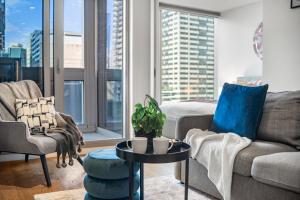 CBD Elegance 2BR Apartment with Pool Gym Sauna and City Views