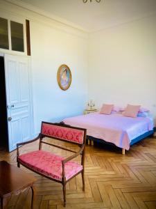 B&B / Chambres d'hotes Chateau de Puycharnaud : photos des chambres