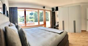 DAVOS sunny quiet modern central 2 baths