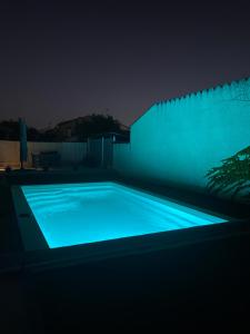 Maisons de vacances Maison avec piscine et jardin : photos des chambres