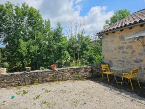 B&B / Chambres d'hotes Entre Pierres et Legendes : photos des chambres