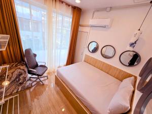 Crane nest 5 townhouses view with french balcony