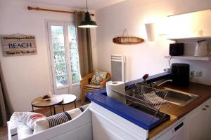 Maisons de vacances Very quiet house with shared swimming pool : photos des chambres
