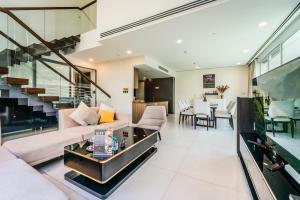 Senerity Sky Villas By Luminous Luxury Apartment