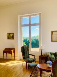 B&B / Chambres d'hotes Chateau de Puycharnaud : photos des chambres