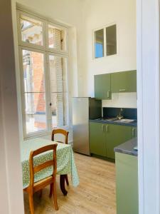 B&B / Chambres d'hotes Chateau de Puycharnaud : photos des chambres