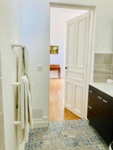 B&B / Chambres d'hotes Chateau de Puycharnaud : photos des chambres