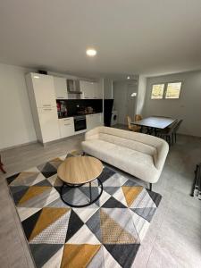 Appartements VIMAINE parking avec terrasse : Appartement 2 Chambres