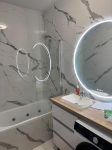 70 m2, Renovated, Perfect Location in central Paris