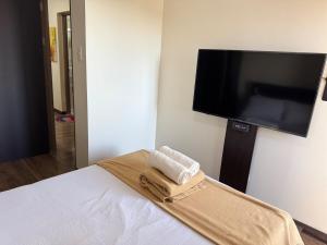 DMCI Bristle Ridge Condominium Unit 404 2bedrooms 5guests