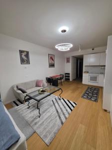 Modern Studio on the banks of the Danube