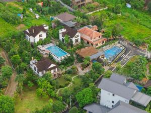 Biệt thự nhà ba gian Hoà Lạc