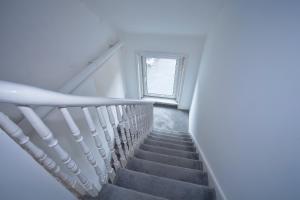 Queens park Maida Vale 3 bed modern Family Appartment with balcony!