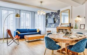 Appartements 2 Bedroom Gorgeous Apartment In Carentan : Appartement 2 Chambres