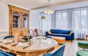 2 Bedroom Gorgeous Apartment In Carentan