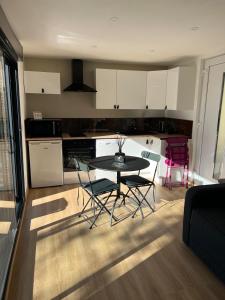 Maisons de vacances Maison avec jaccuzzi Aix-en-Provence : photos des chambres