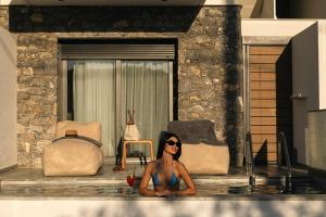 Limani Nikiti Suites