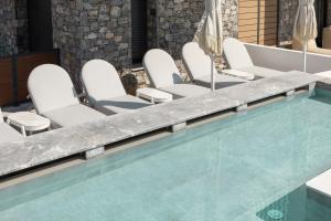 Limani Nikiti Suites