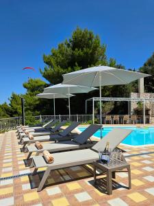 Villa Margaux Kathisma, Breathtaking VIEWS & Unforgettable SUNSETS - Minutes from Most Iconic BEACH