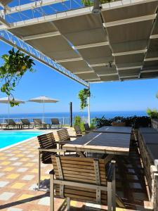 Villa Margaux Kathisma, Breathtaking VIEWS & Unforgettable SUNSETS - Minutes from Most Iconic BEACH