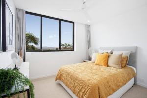 Breathtaking Harbour Views from 2 bed 2 bath Executive Apartment