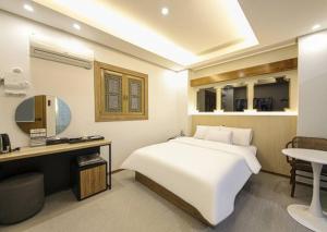 Heoandjang Hanok Hotel