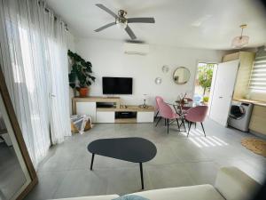 Calpe bungalow adosado piscina jardin barbacoa aire centrico moderno