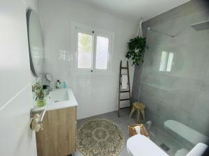 Calpe bungalow adosado piscina jardin barbacoa aire centrico moderno