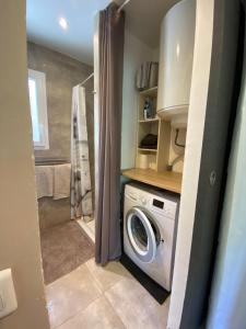 STUDIO pied village EZE - dans VILLA - Parking Gratuit